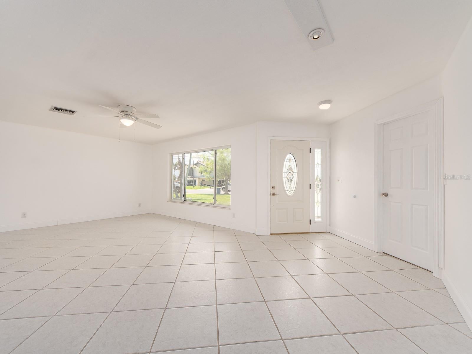 720 115 Ave, Treasure Island, FL 33706 photo