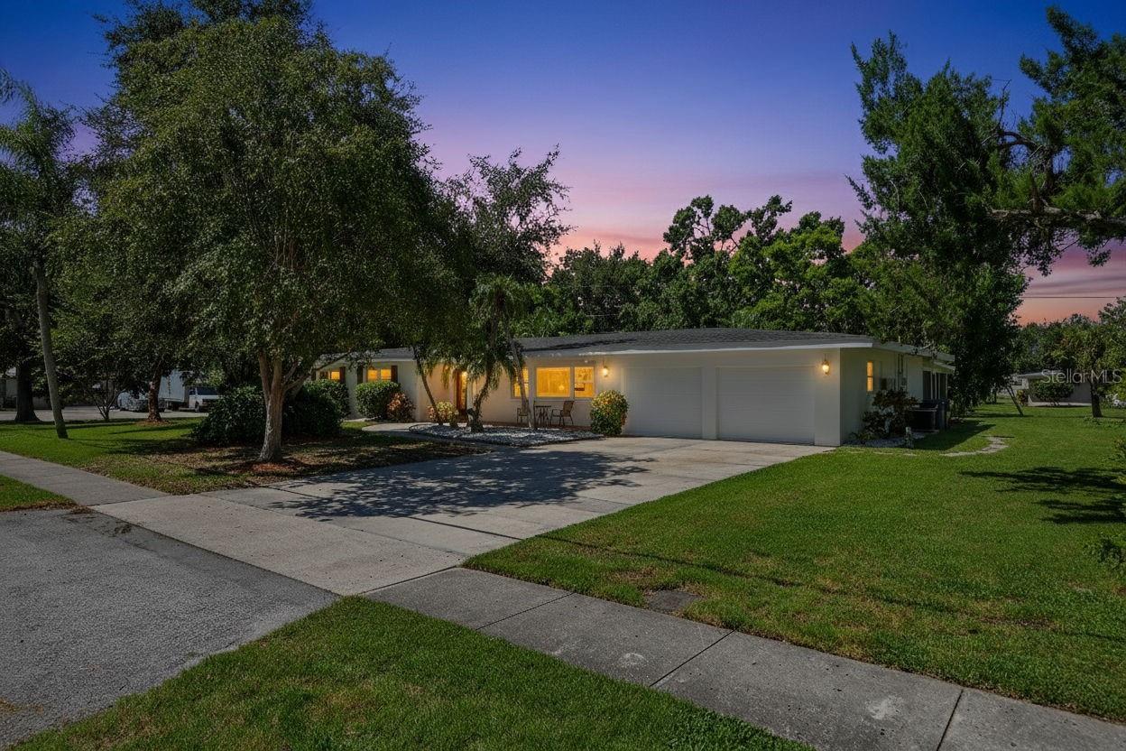 4808 Riverwood Ave, Sarasota, FL 34231 photo