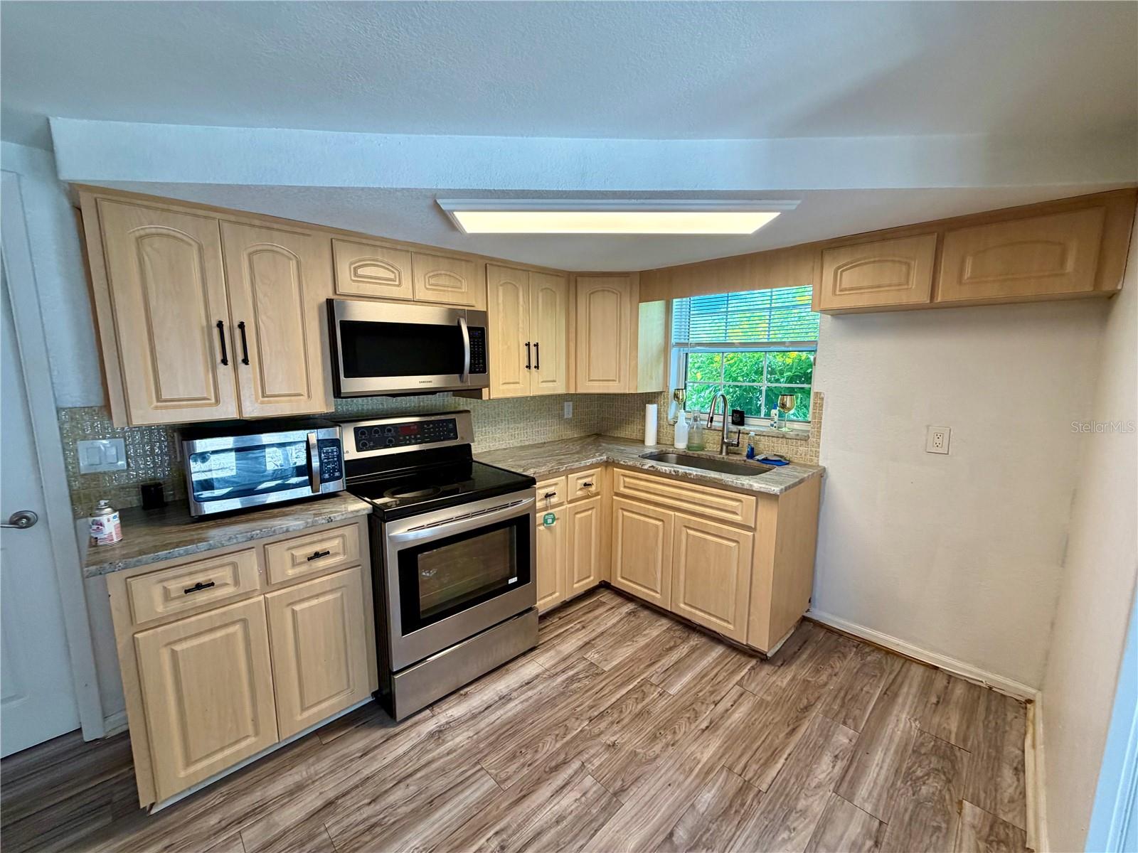 9331 Rainbow Ln, Port Richey, FL 34668 photo