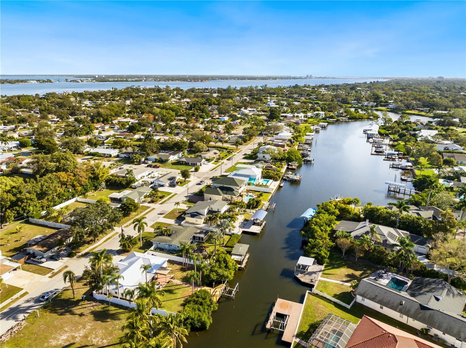 6911 9 Ave, Bradenton, FL 34209