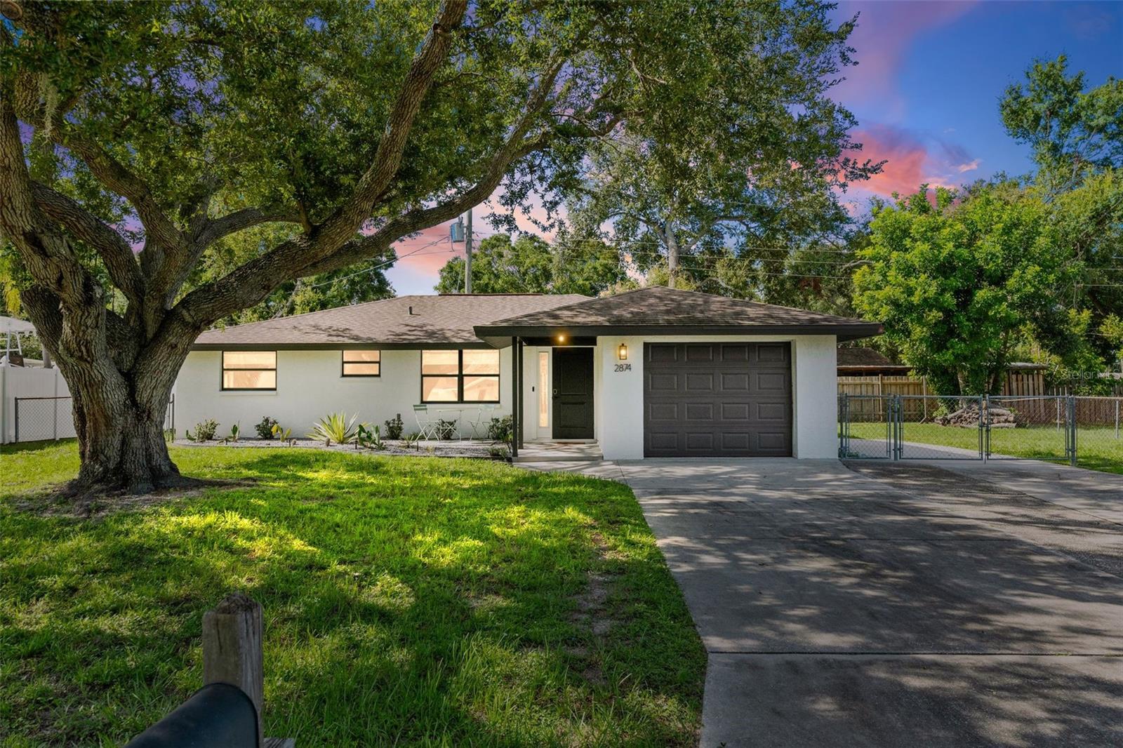 2874 Davis Blvd, Sarasota, FL 34237