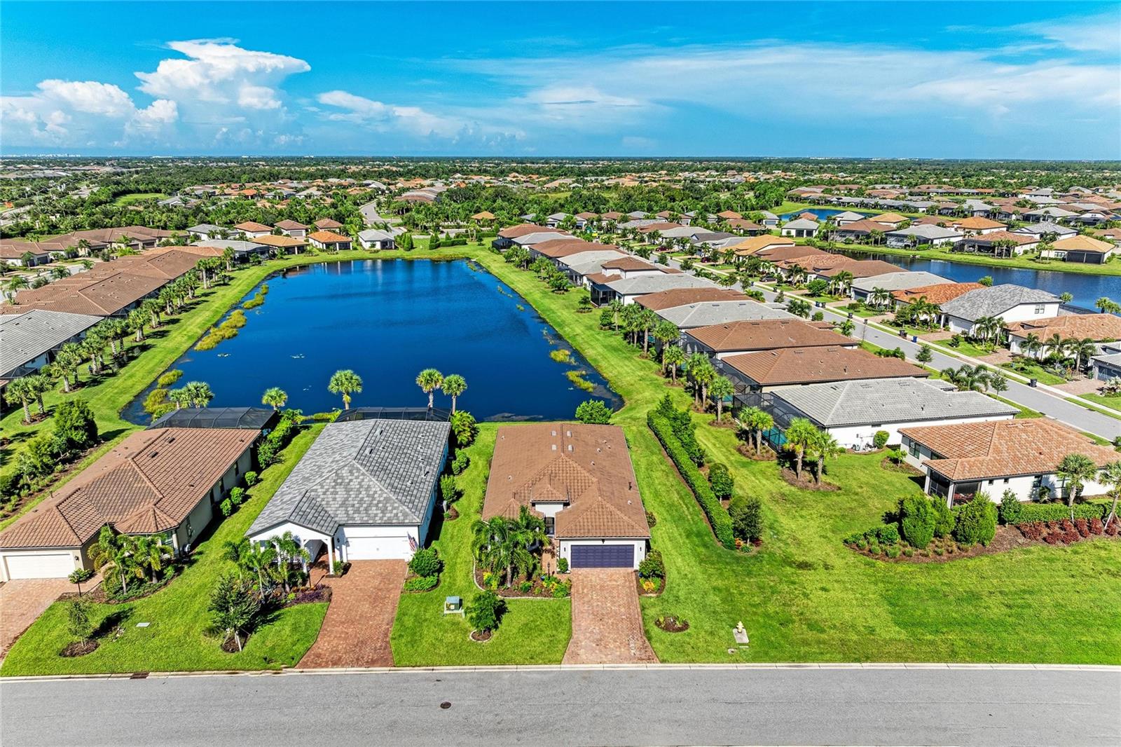 7683 Summerland Cv, Lakewood Ranch, FL 34202 photo