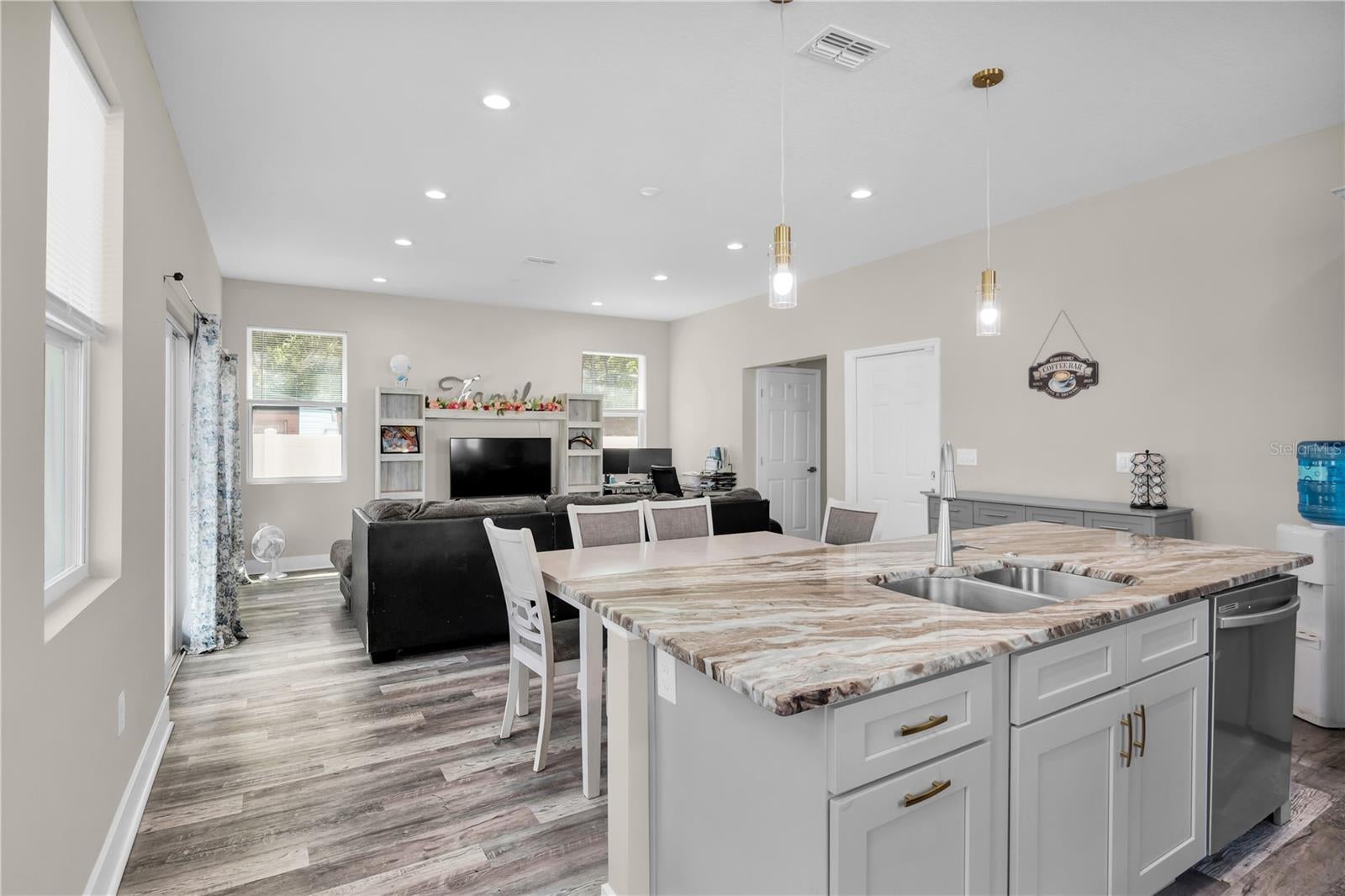 2404 Cassell, Tampa, FL 33605 photo