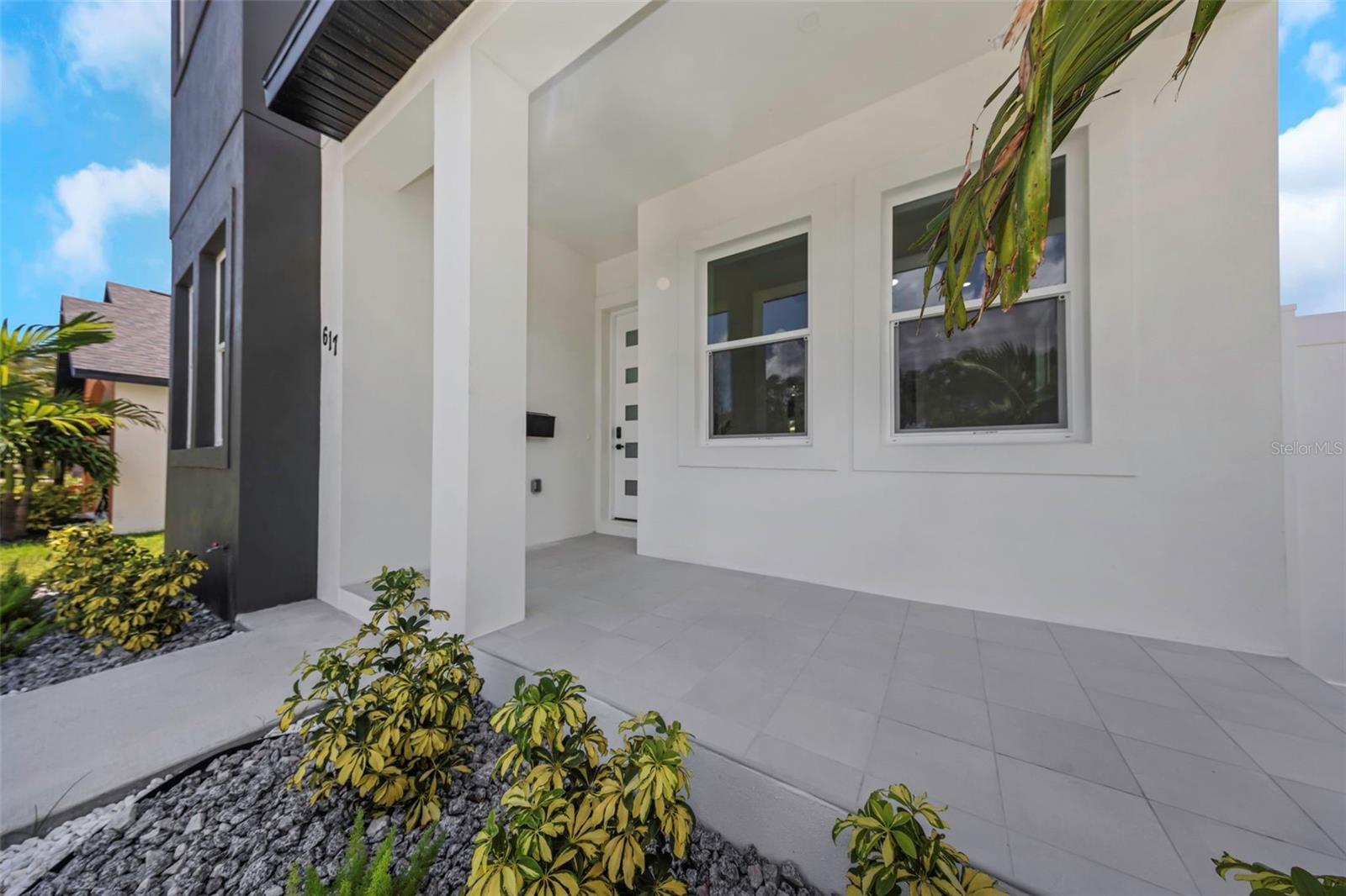 617 Folsom St, Saint Petersburg, FL 33707 photo