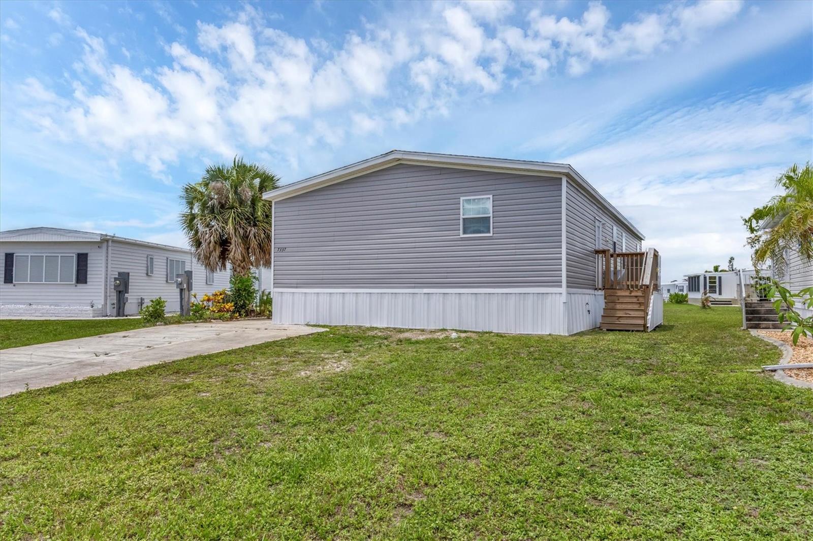 7337 Desant Ln, Port Charlotte, FL 33981 photo