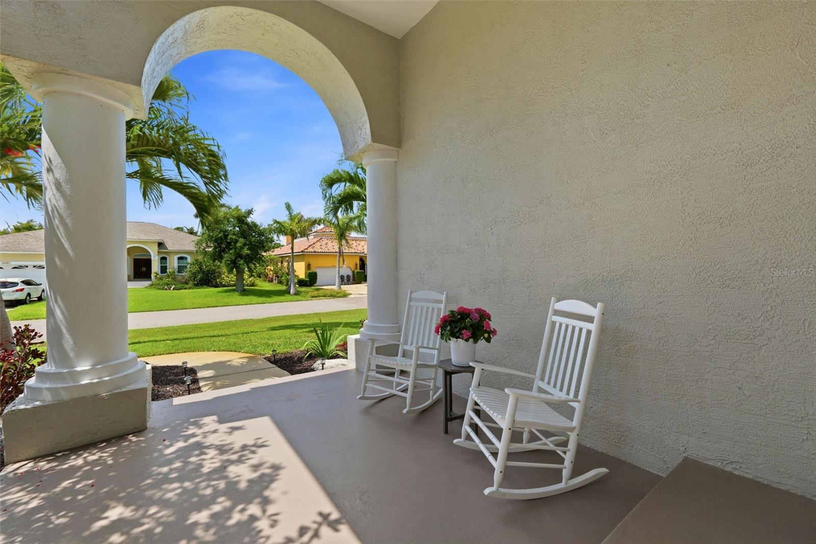 631 De Soto Dr, Tierra Verde, FL 33715 photo