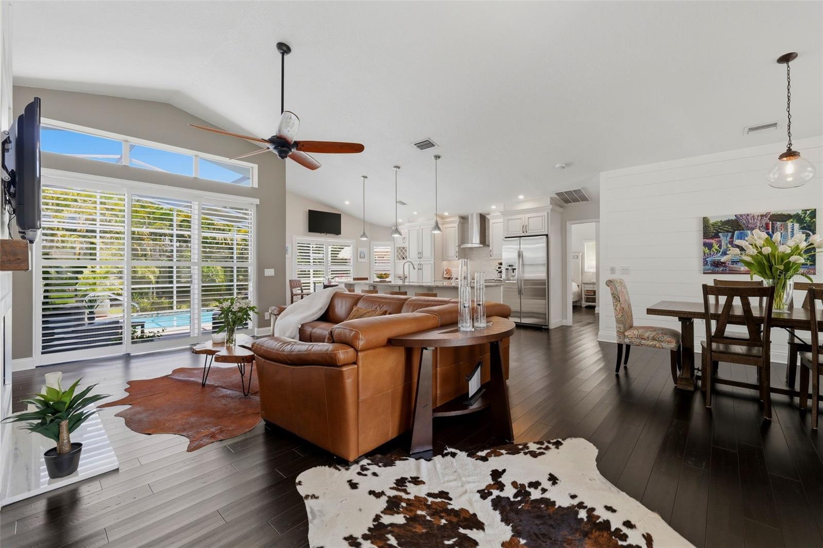 631 De Soto Dr, Tierra Verde, FL 33715 photo