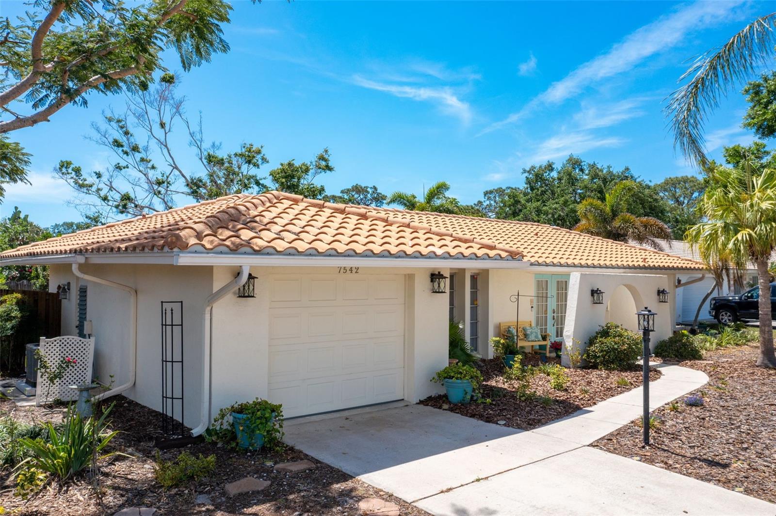 Single Family Residence in SARASOTA FL 7542 SWANSON LANE 16.jpg