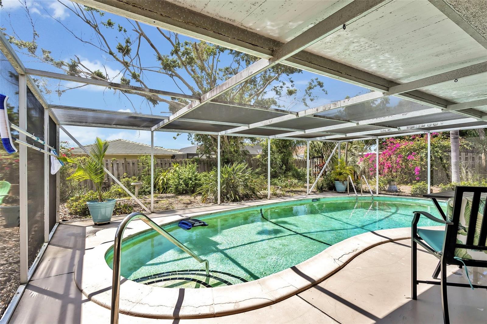 Single Family Residence in SARASOTA FL 7542 SWANSON LANE 3.jpg