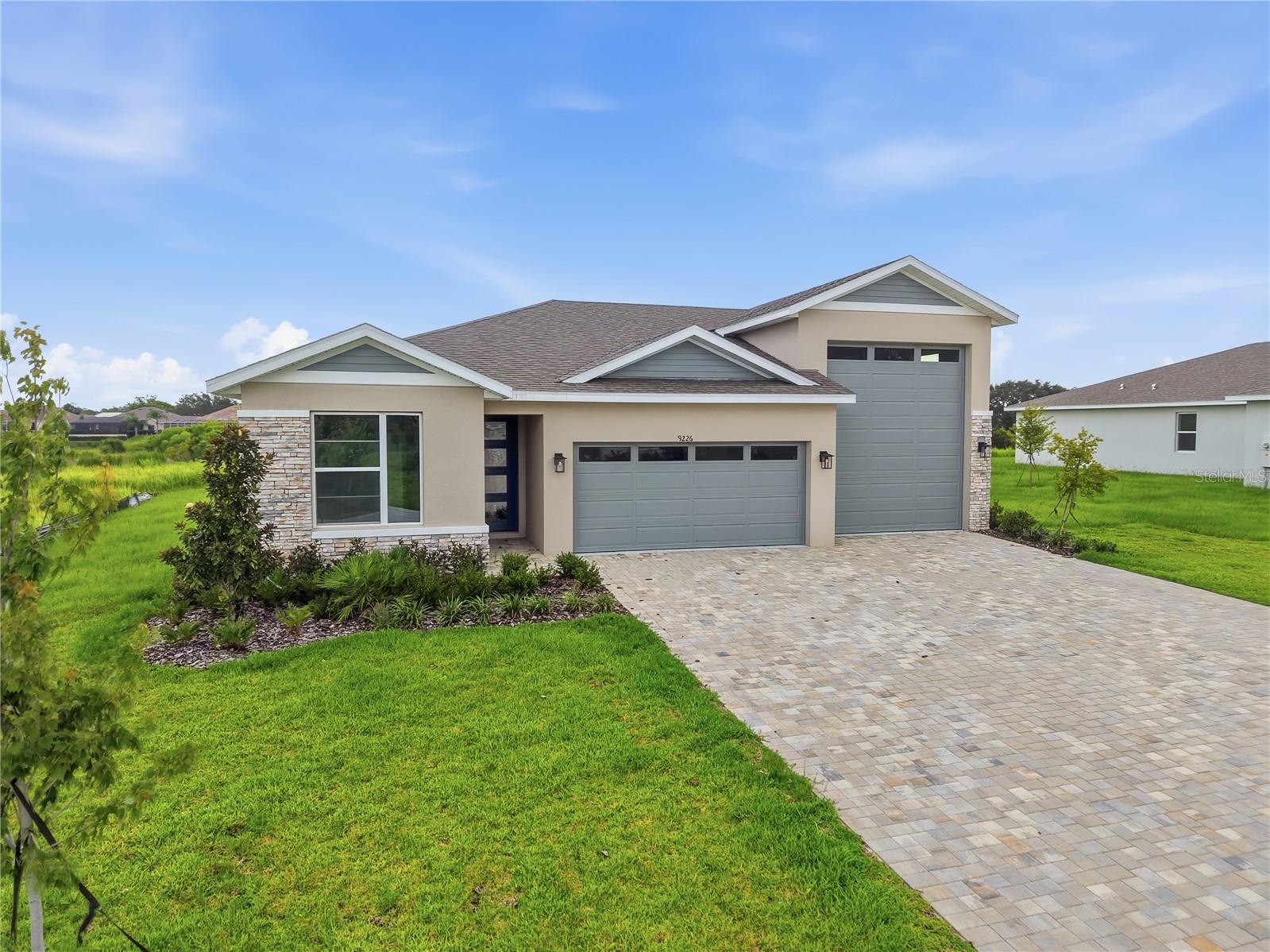 9226 Players Dr, Weeki Wachee, FL 34613