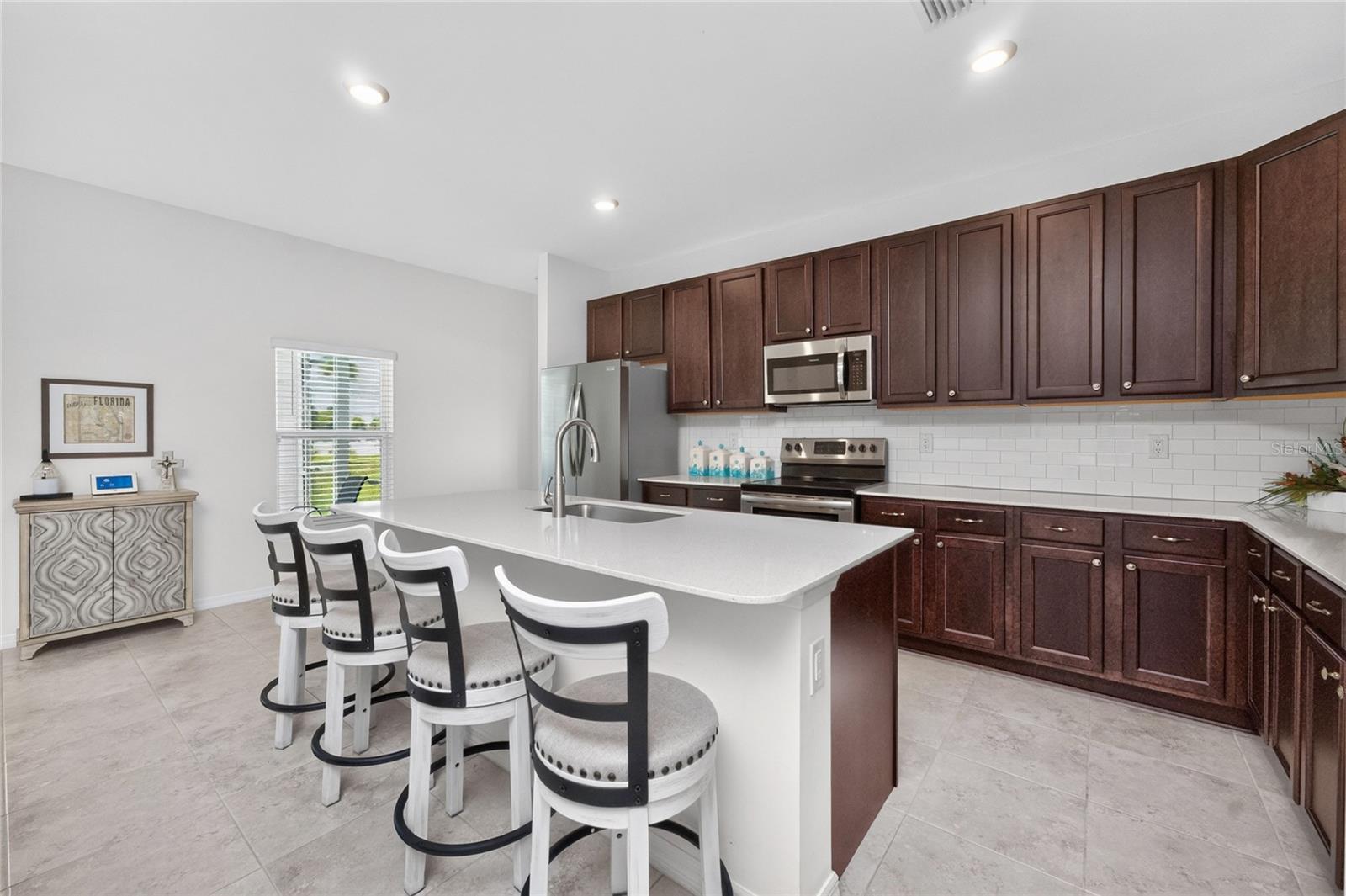 93 Mark Twain Ln, Rotonda West, FL 33947 photo