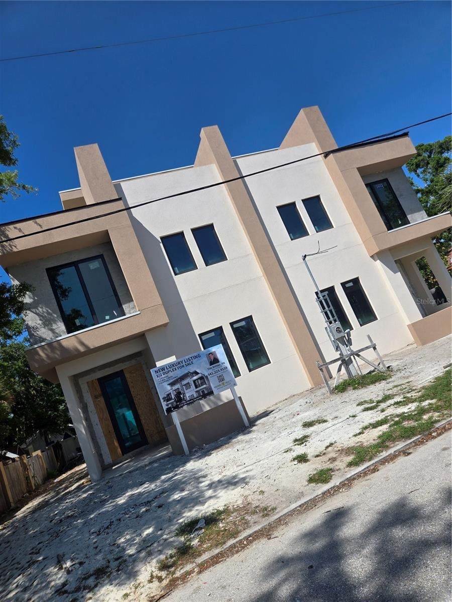 1755 8 St, Sarasota, FL 34236