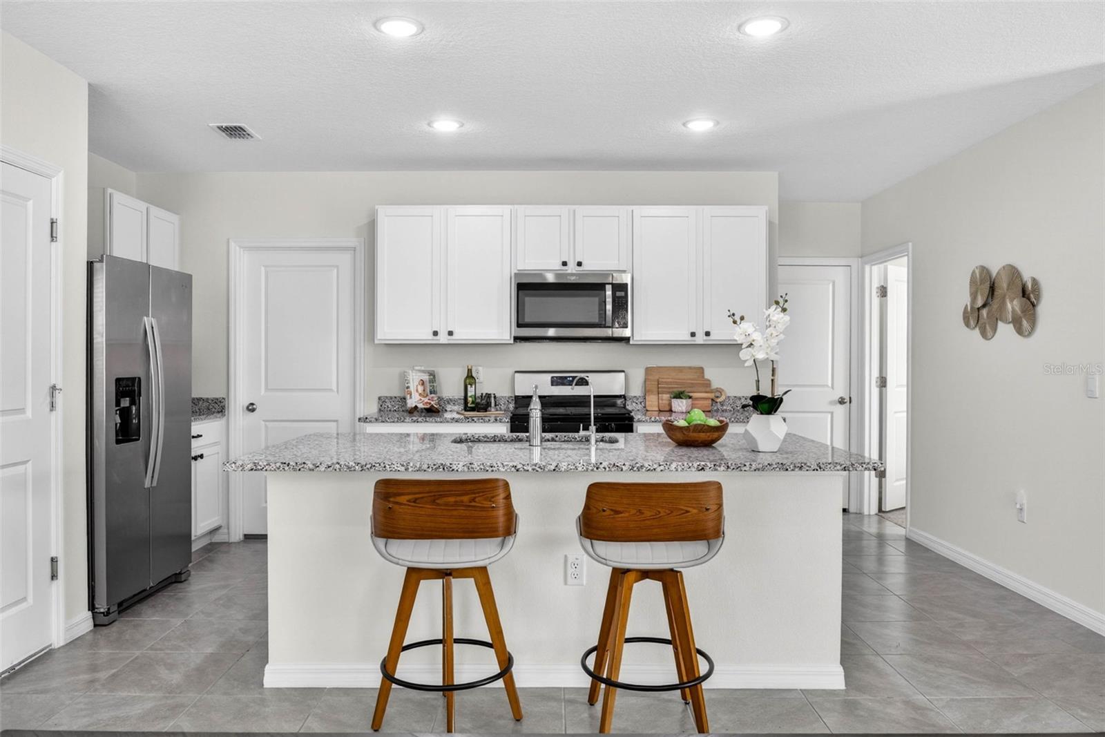 35686 Sunflower Hill Dr, Zephyrhills, FL 33541 photo