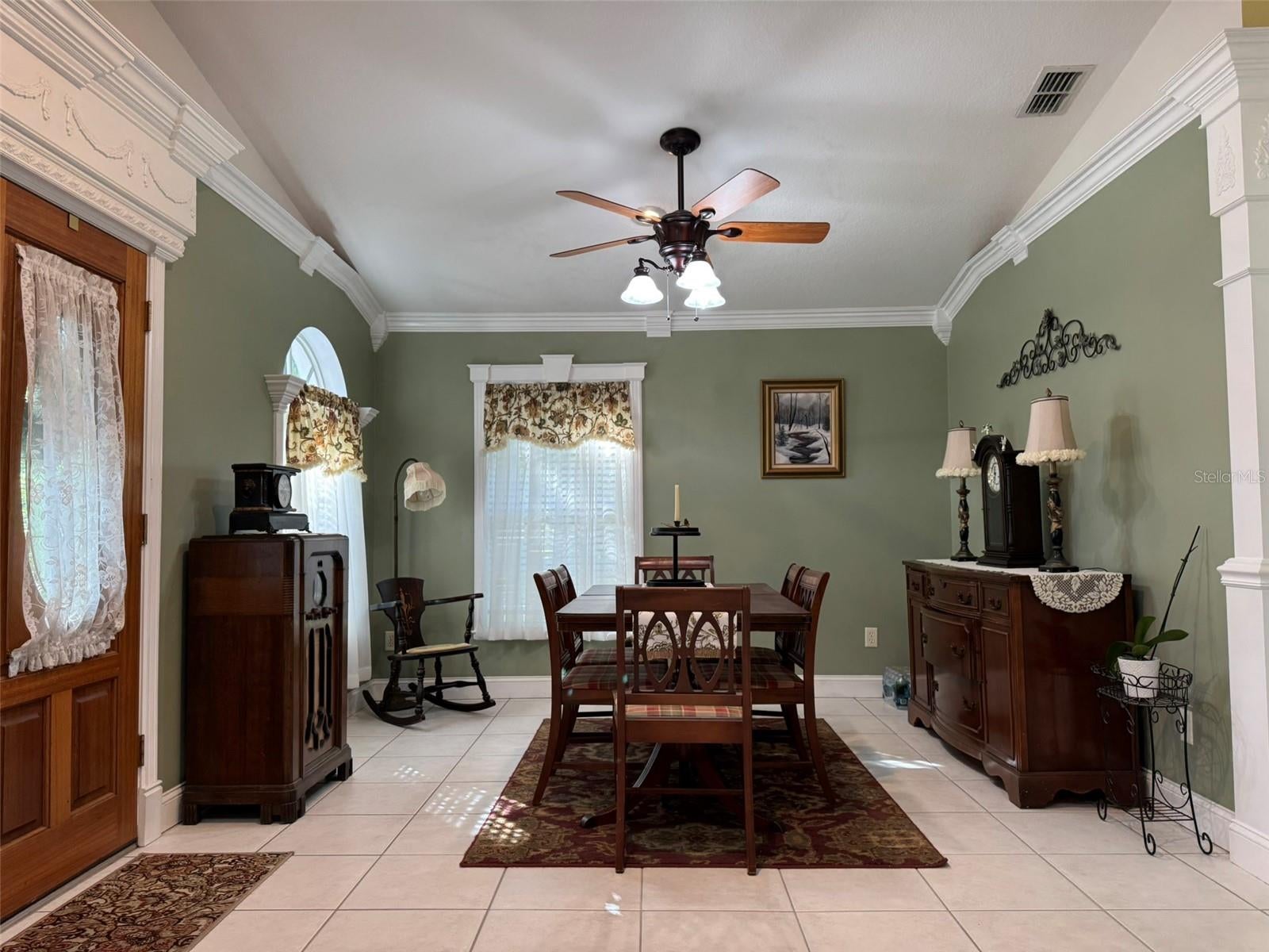 9814 Oslin St, Tampa, FL 33615 photo