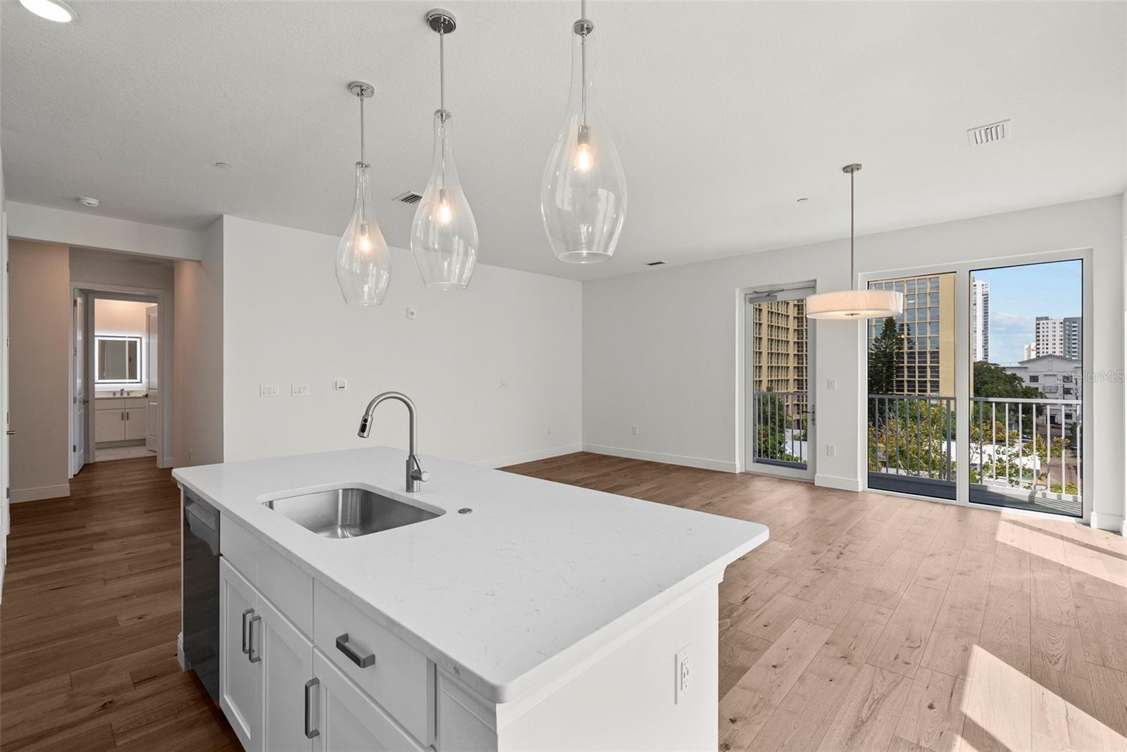 600 3 Ave #406, Saint Petersburg, FL 33701 photo