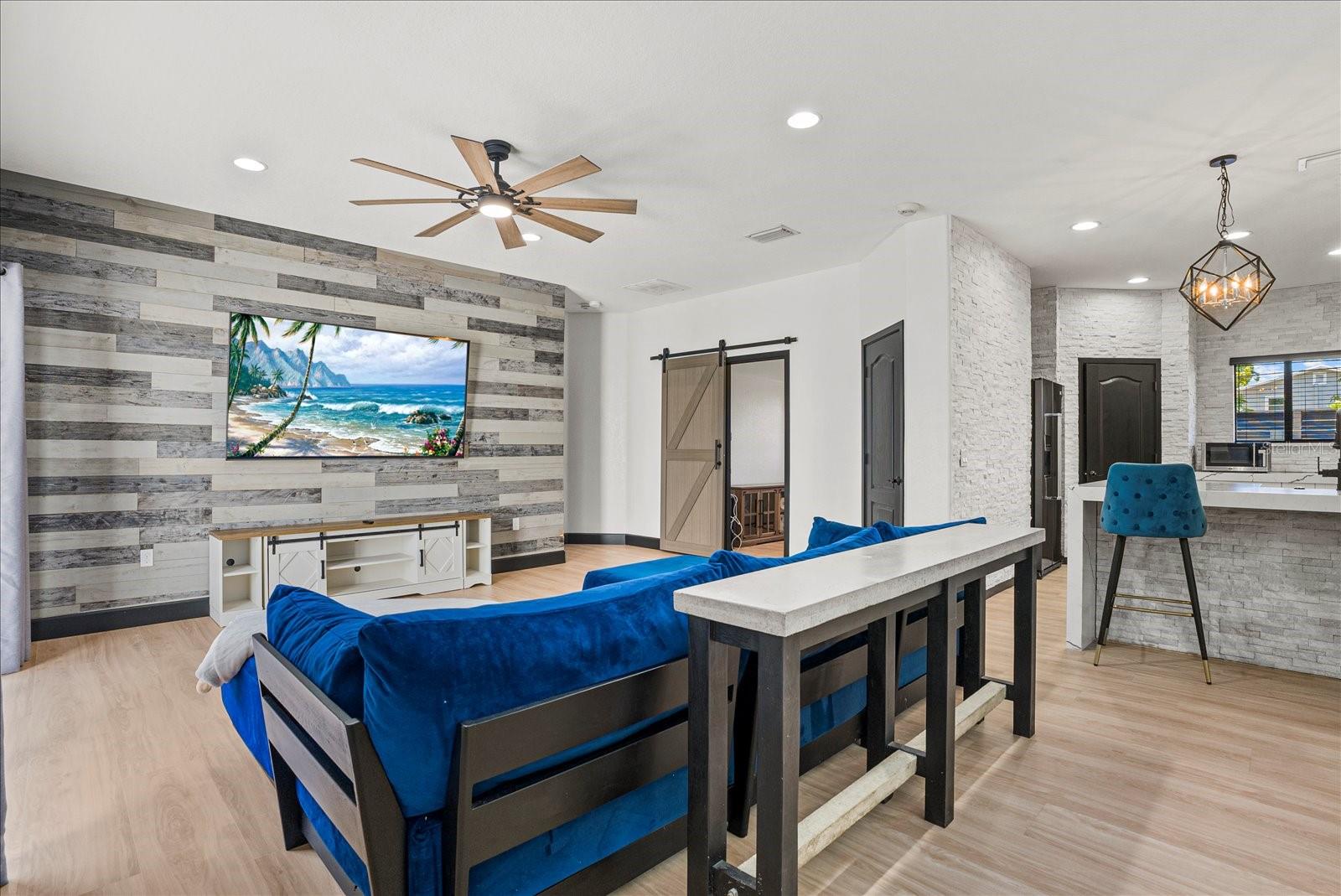 1185 S Shade Ave, Sarasota, FL 34237 photo