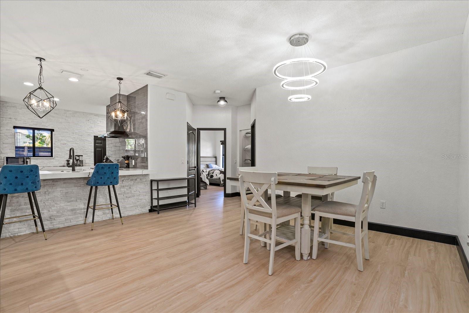 1185 S Shade Ave, Sarasota, FL 34237 photo