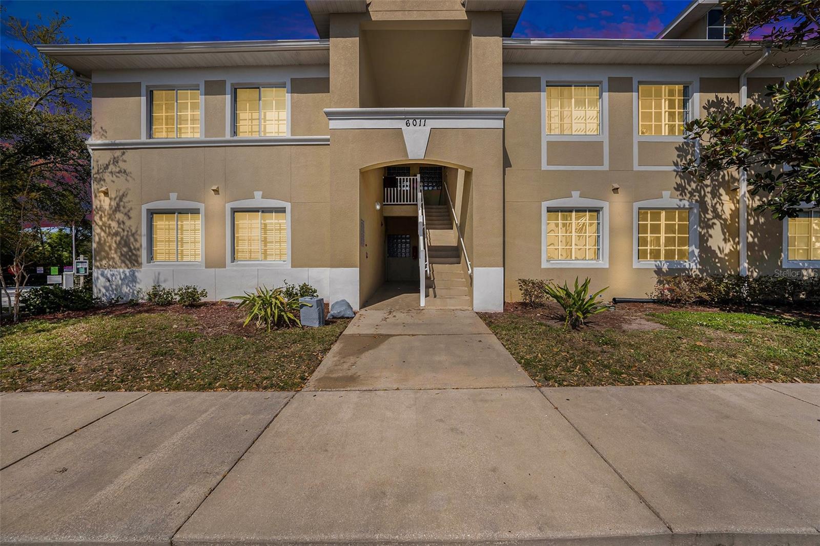 6011 Skydale Way, Riverview, FL 33578