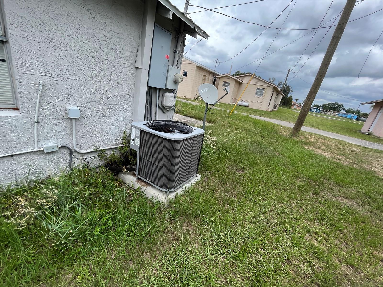 852 Shirley St, Sebring, FL 33870 photo