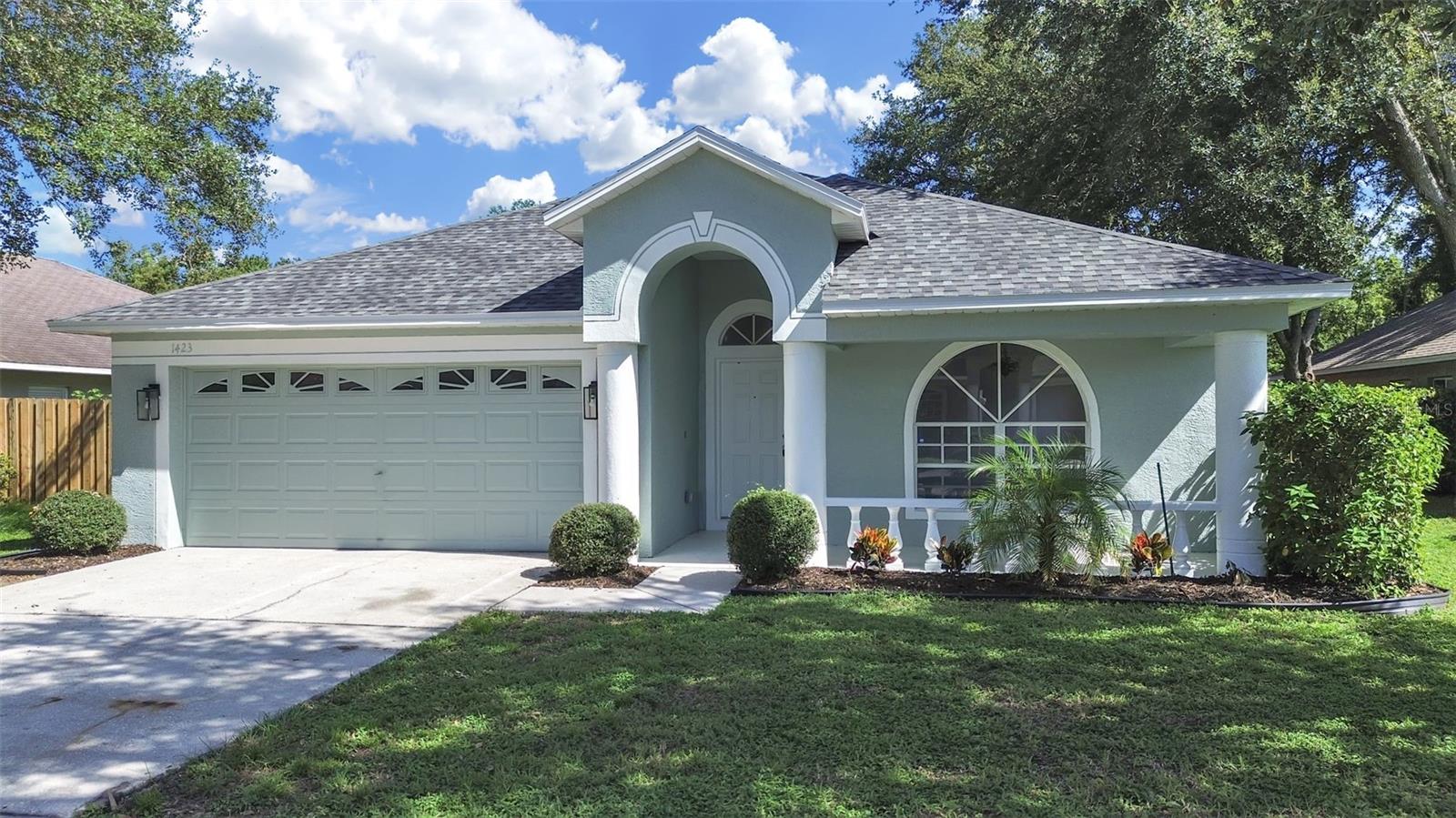 1423 Lake Shore Ranch Dr, Seffner, FL 33584 photo