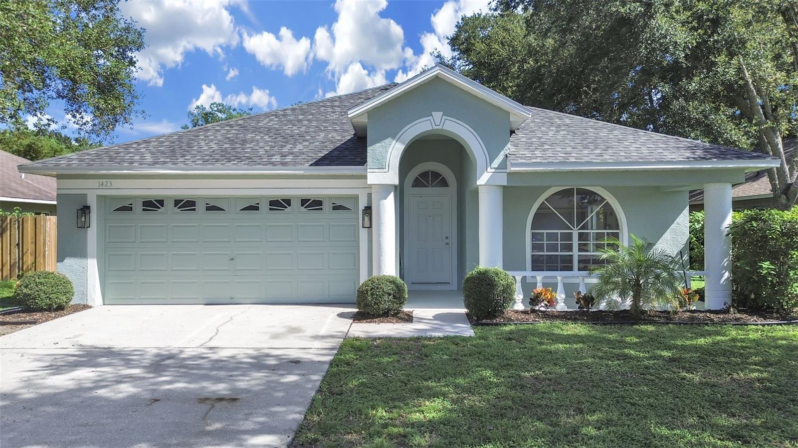 1423 Lake Shore Ranch Dr, Seffner, FL 33584