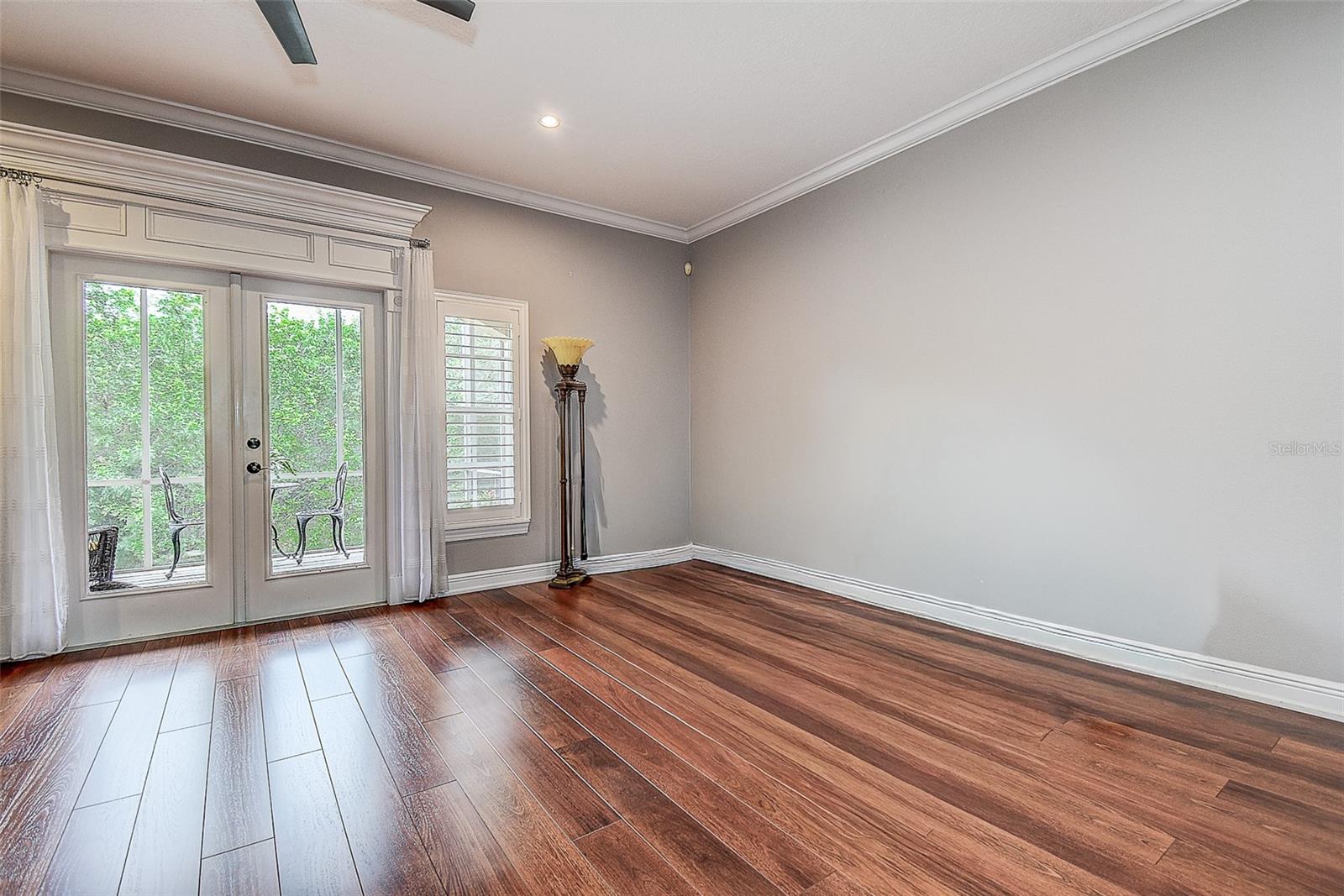 256 Valencia Cir, Saint Petersburg, FL 33716 photo