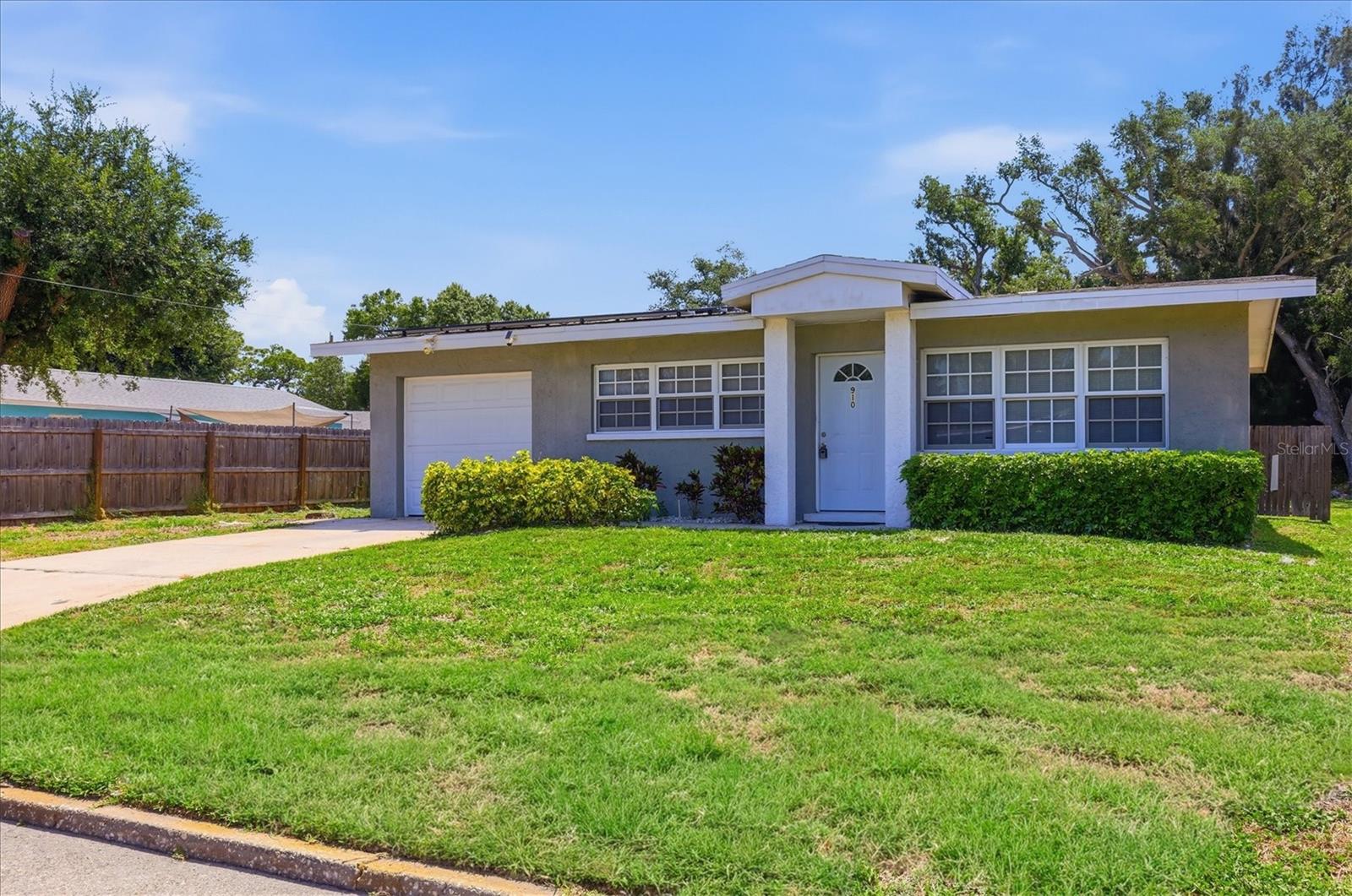 910 16 Ave, Palmetto, FL 34221