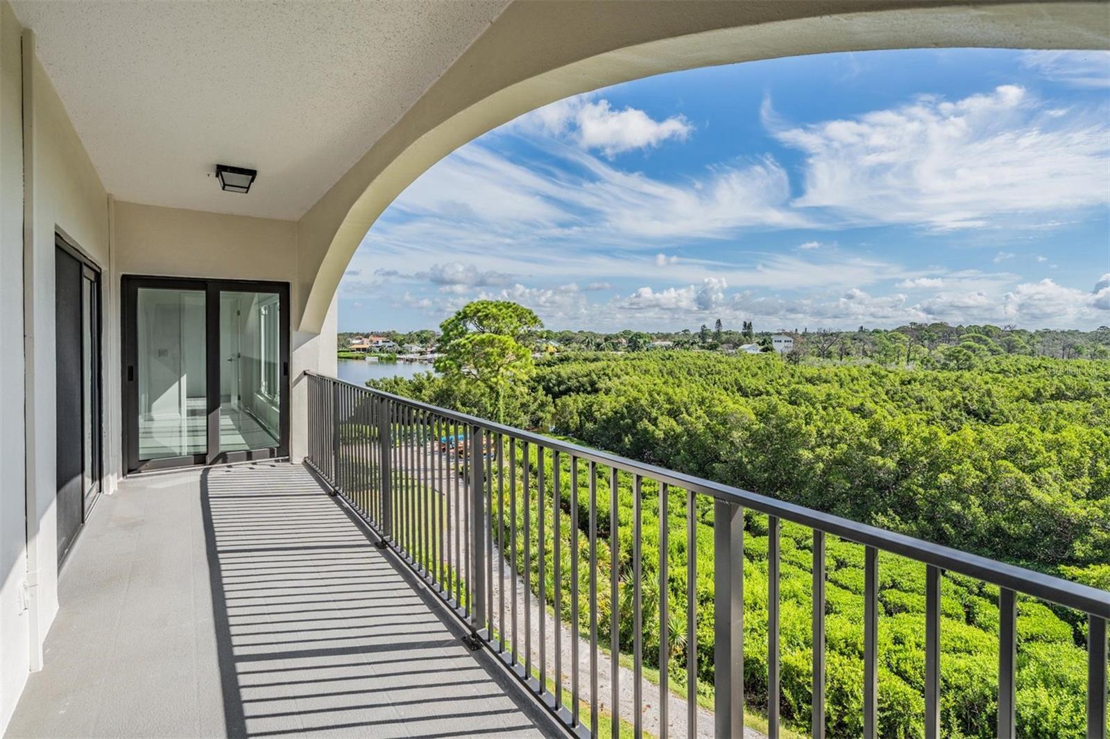 244 Mariner Dr, Tarpon Springs, FL 34689