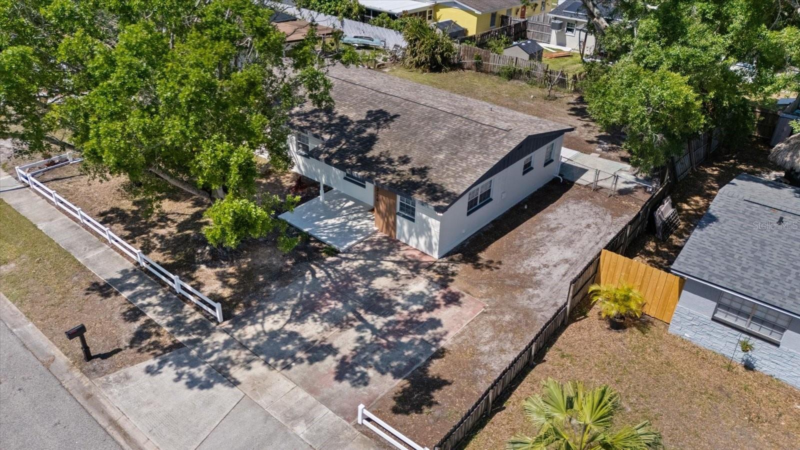 324 Country Club Dr, Oldsmar, FL 34677 photo