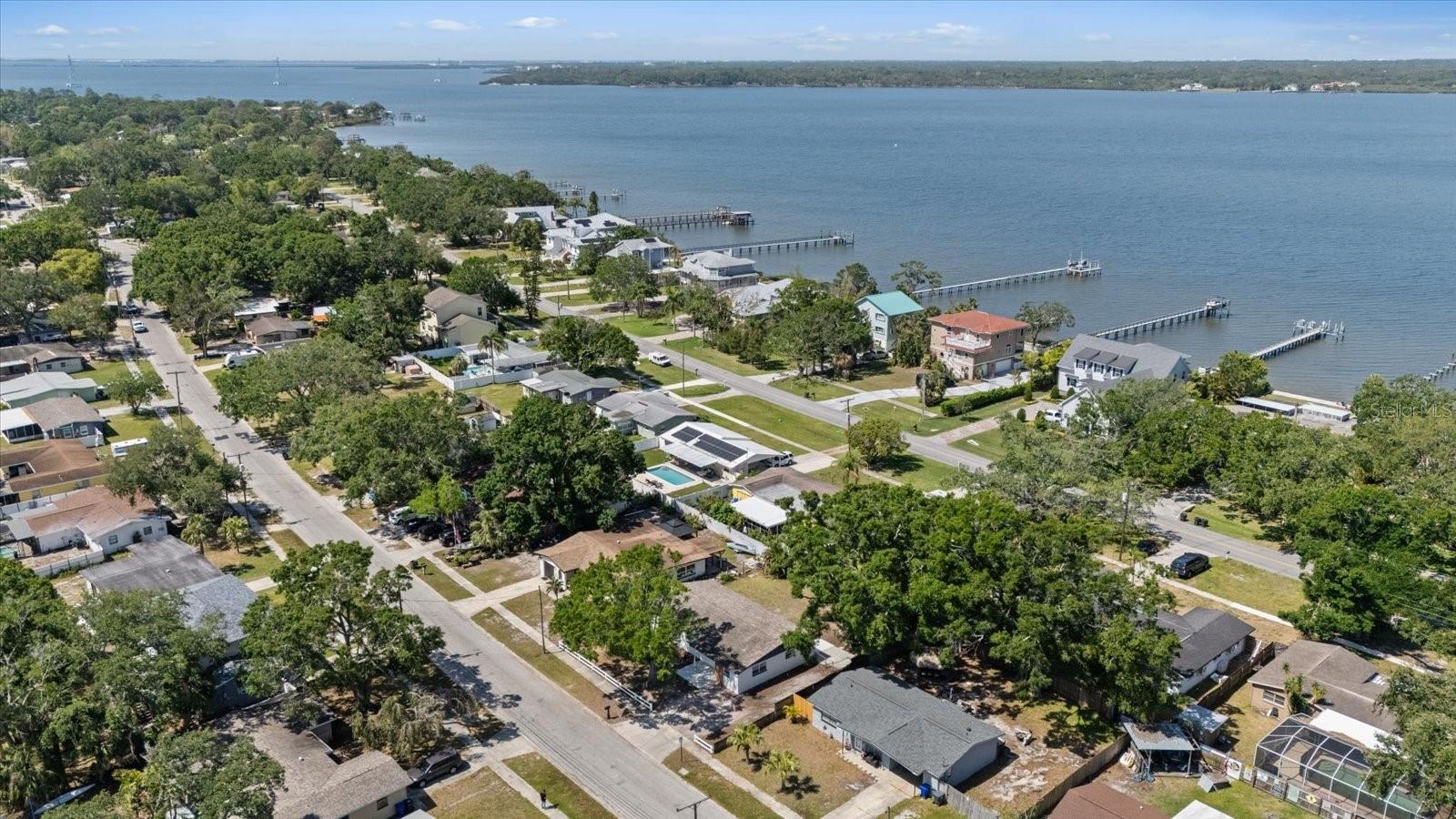 324 Country Club Dr, Oldsmar, FL 34677 photo