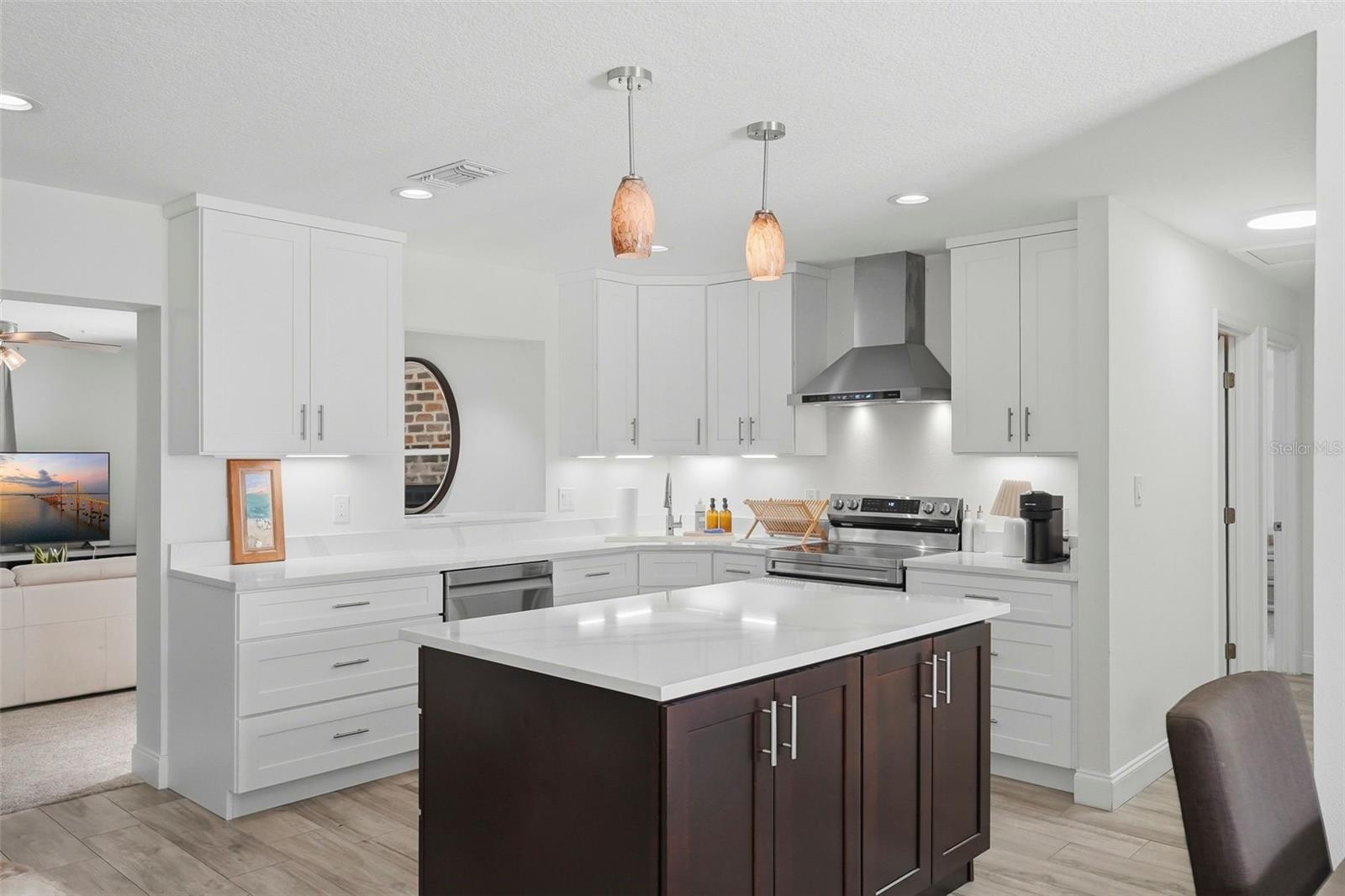 4145 Harrisburg St, Saint Petersburg, FL 33703 photo
