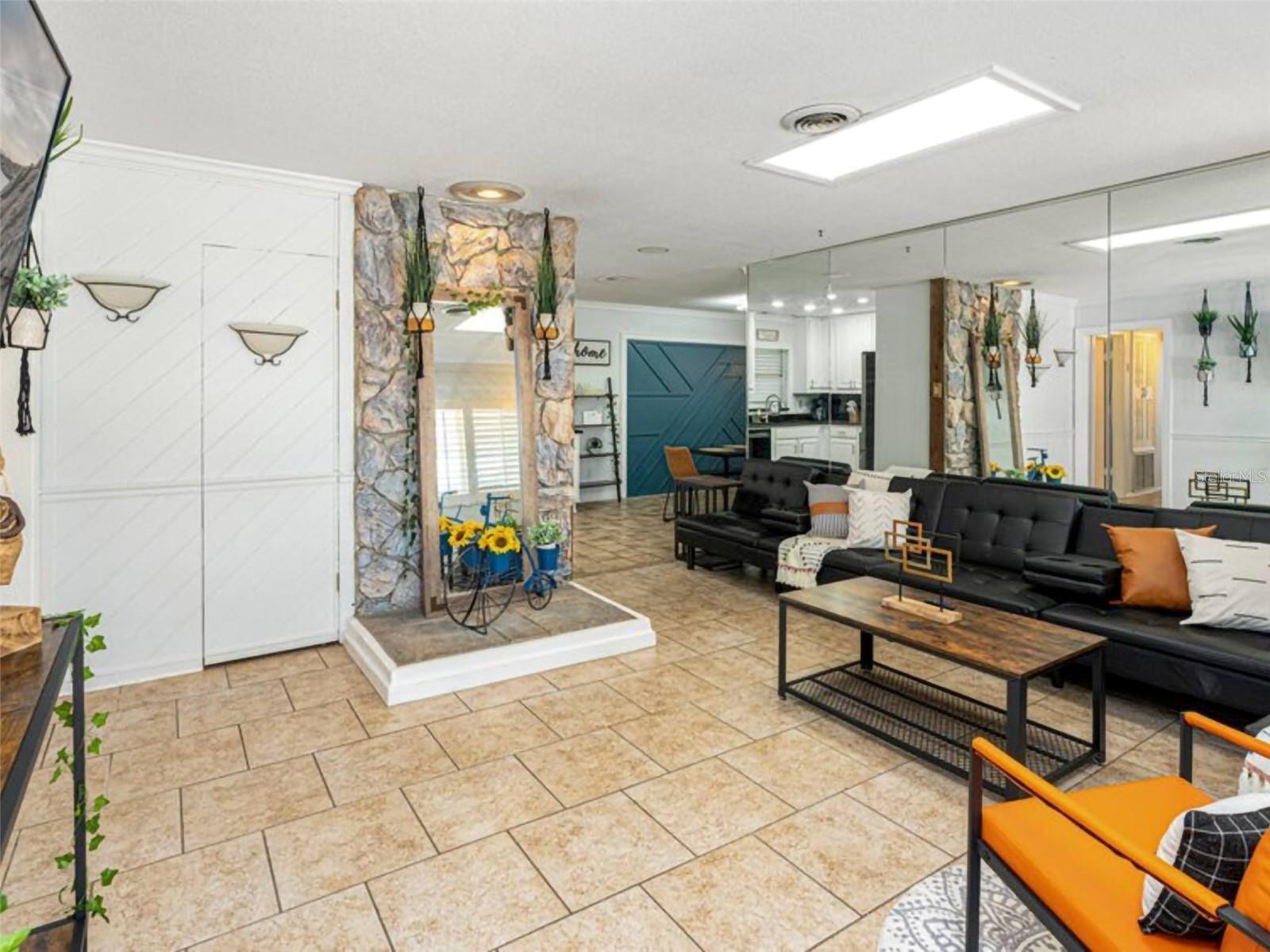 4326 Blonigen Ave, Orlando, FL 32812 photo