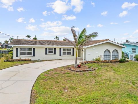 Single Family Residence in PUNTA GORDA FL 1756 BOCA RATON COURT.jpg