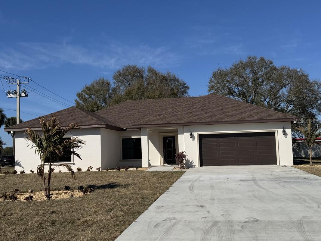 2383 2 Ct, Okeechobee, FL 34974