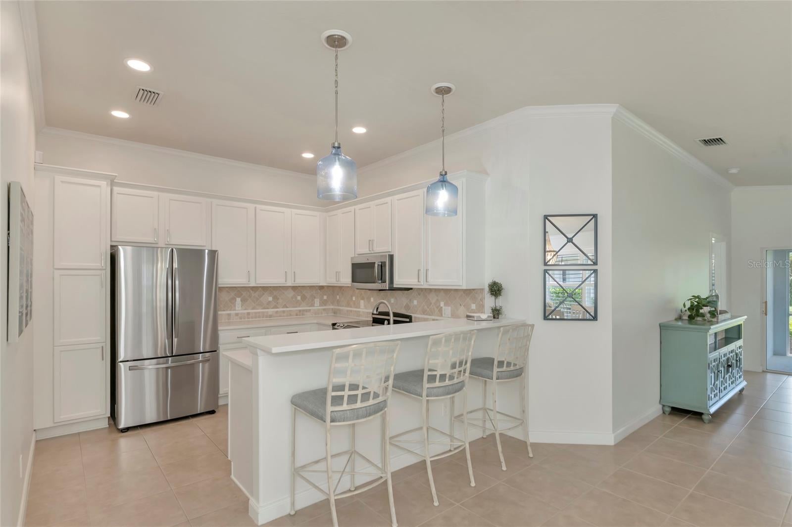 2133 Burgos Dr, Sarasota, FL 34238 photo