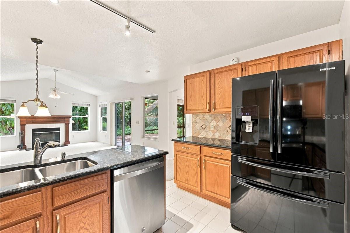 309 Oak Leaf Cir, Lake Mary, FL 32746 photo