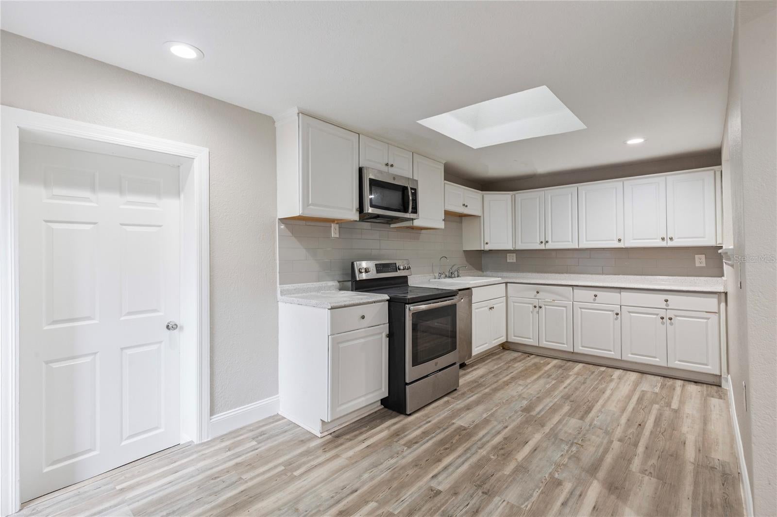 1325 E Laura St, Plant City, FL 33563 photo