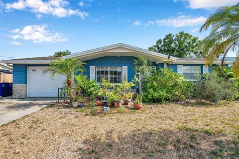 Single Family Residence in HOLIDAY FL 3621 BEACON SQUARE DRIVE.jpg