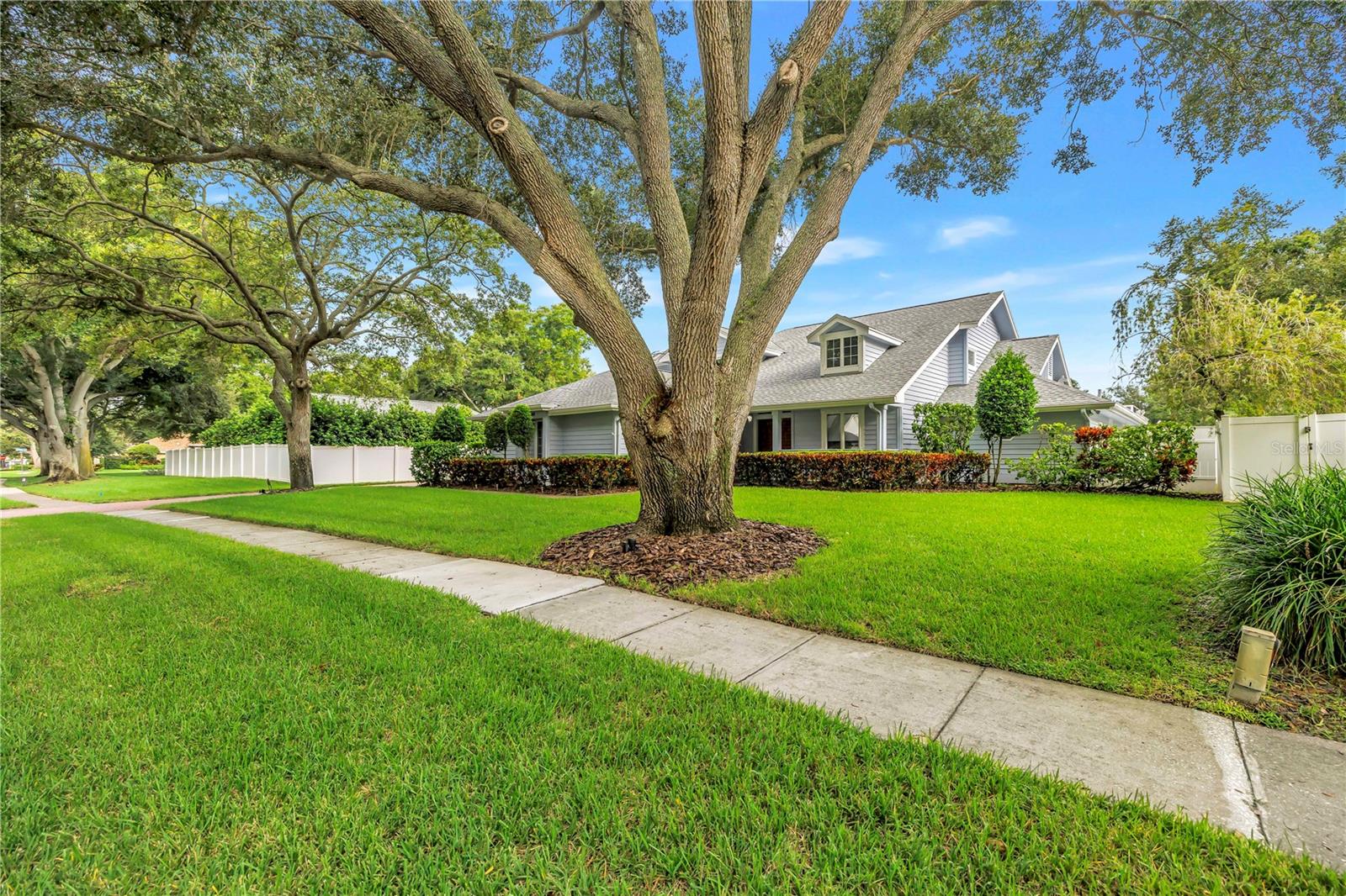 12383 Windtree Blvd, Seminole, FL 33772 photo