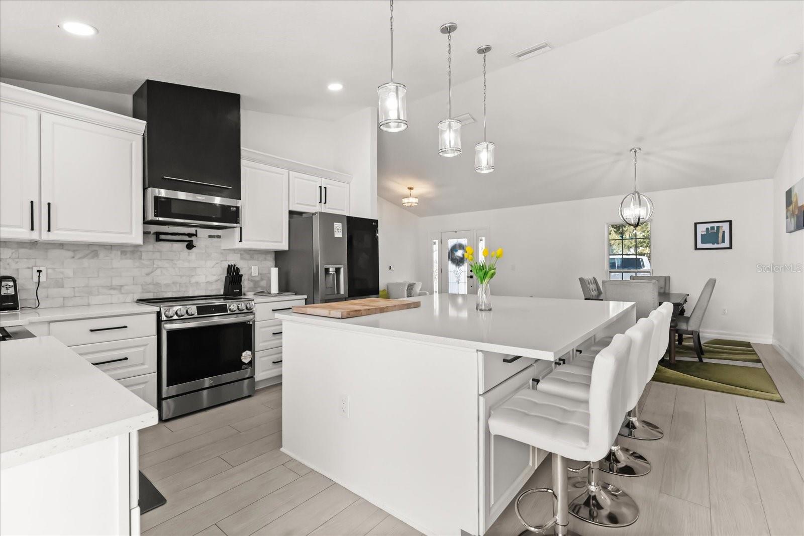 812 Chastain Rd, Seffner, FL 33584 photo