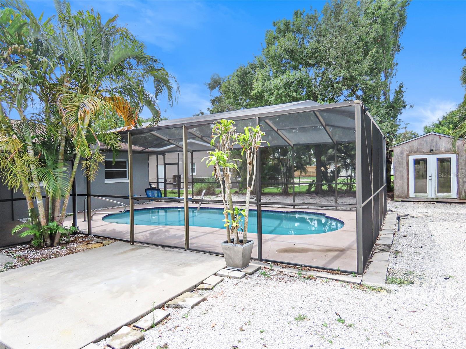 2434 65 St, Saint Petersburg, FL 33710 photo