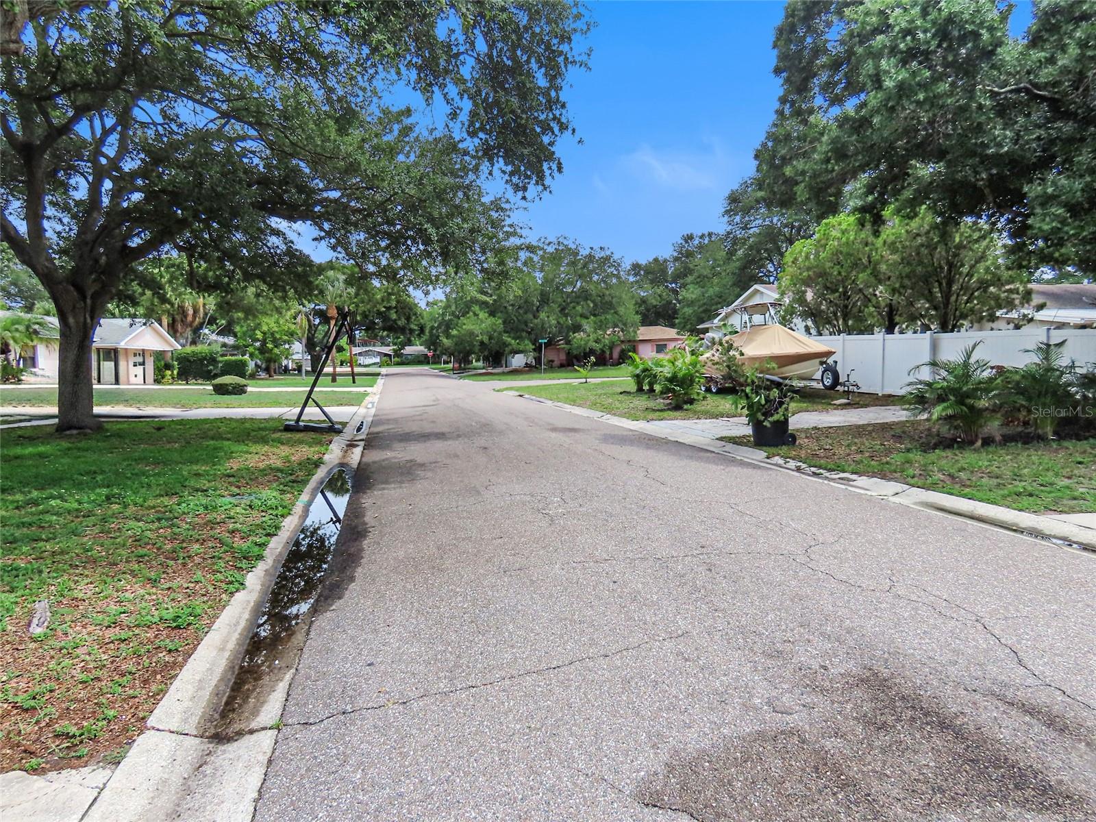 2434 65 St, Saint Petersburg, FL 33710 photo