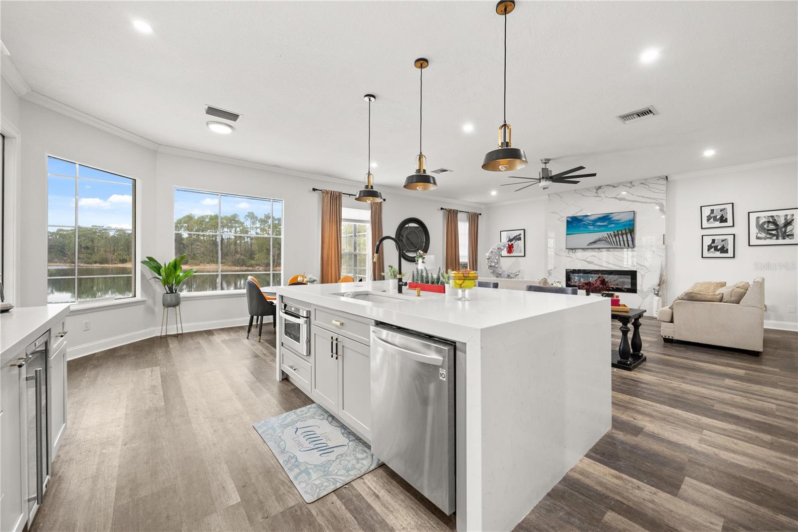 1746 Carillon Park Dr, Oviedo, FL 32765 photo