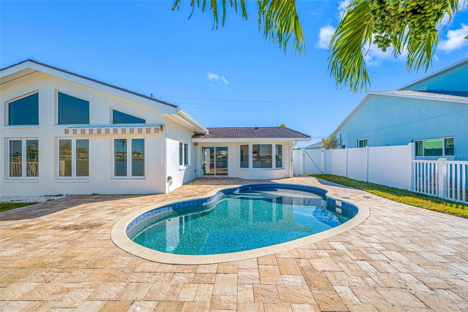 600 115 Ave, Treasure Island, FL 33706 photo