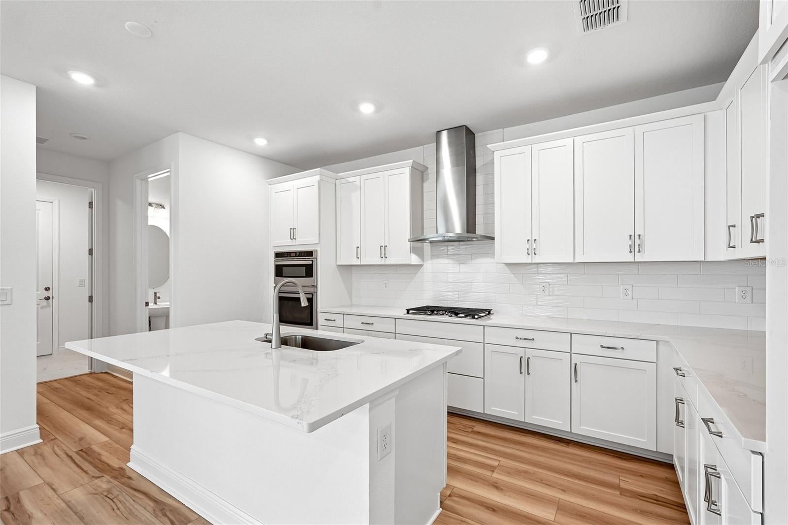 8221 Seaflower Pkwy, Bradenton, FL 34210 photo
