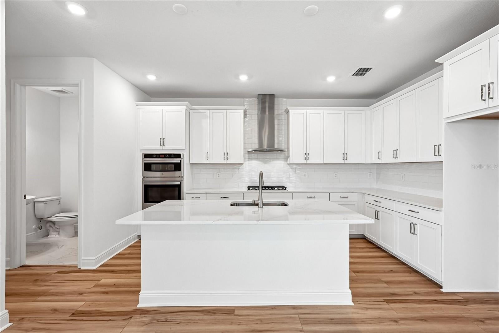 8221 Seaflower Pkwy, Bradenton, FL 34210 photo