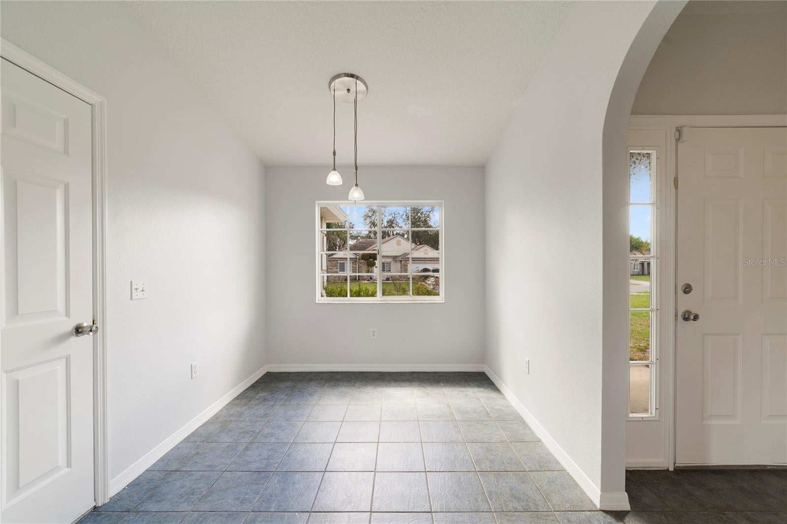 400 Paradise Woods Ct, Davenport, FL 33896 photo