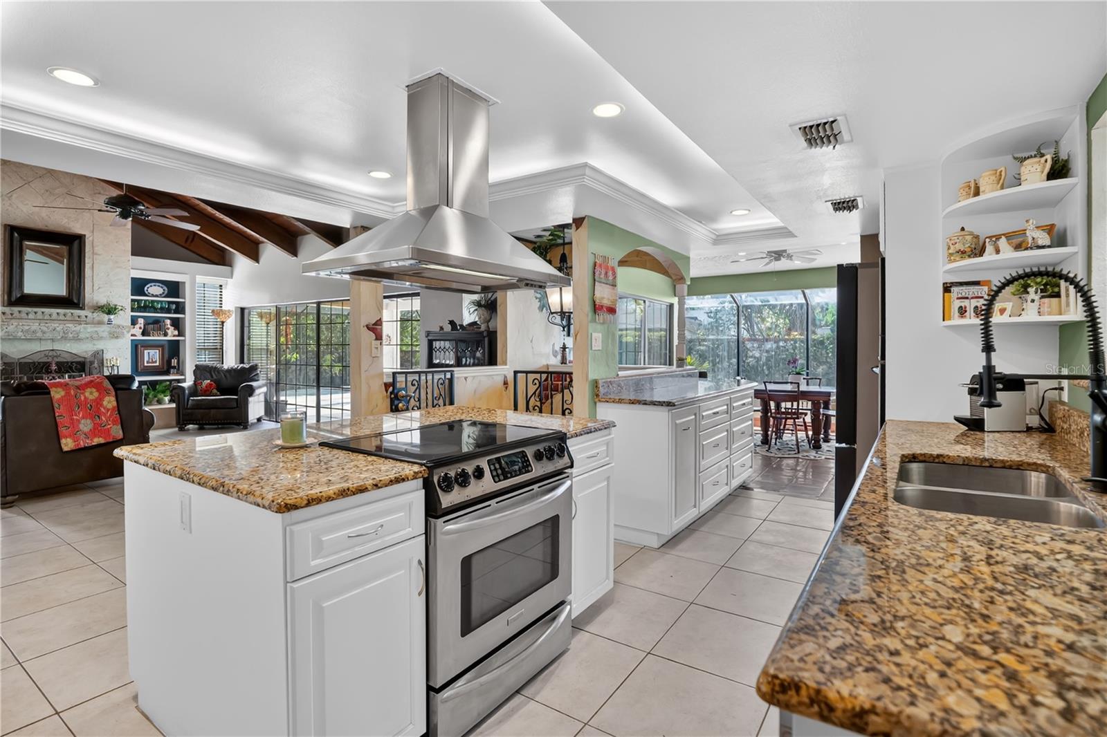 1367 Campbell St, Orlando, FL 32806 photo
