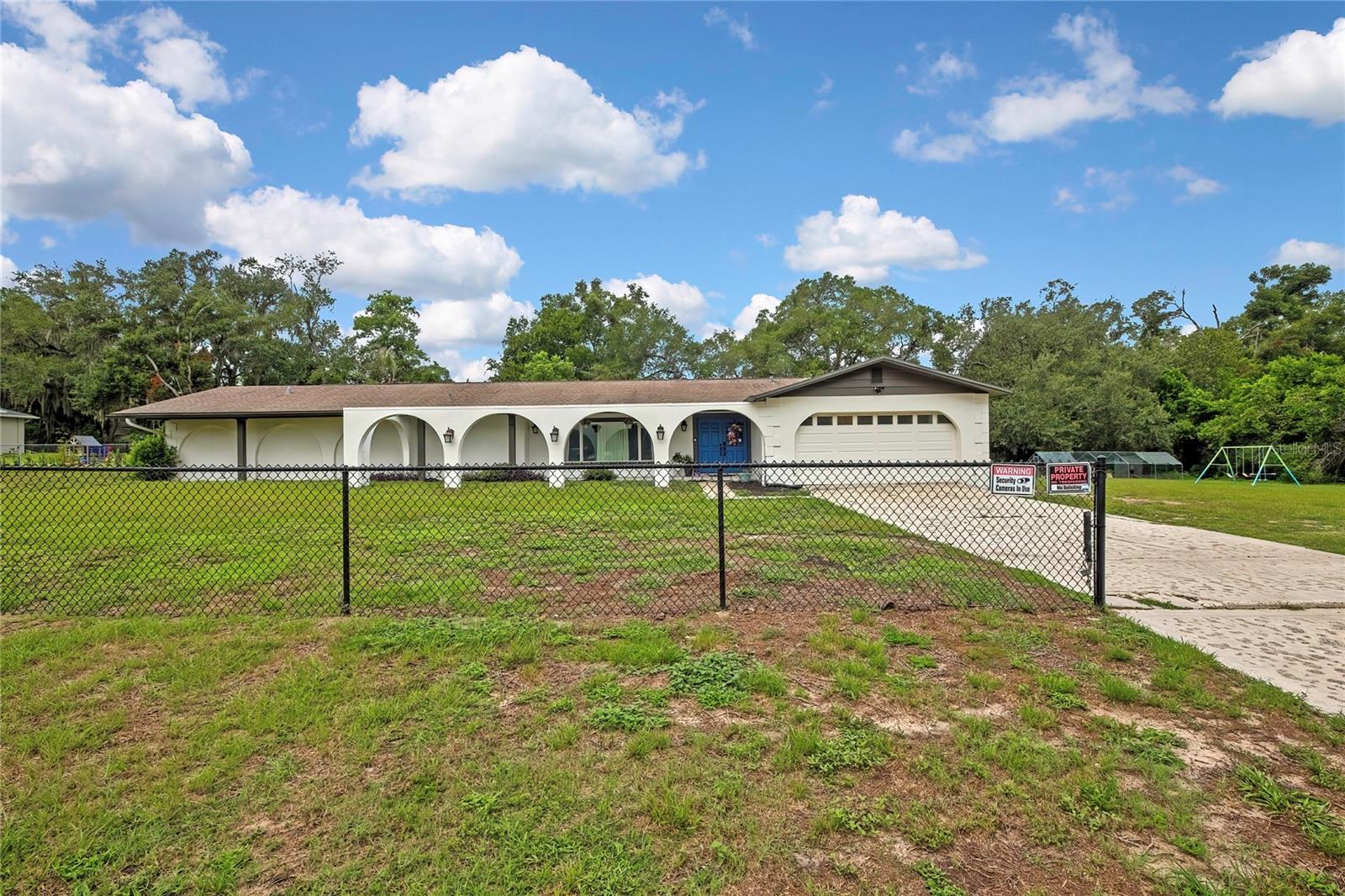 12305 Leanne Dr, Dade City, FL 33525 photo