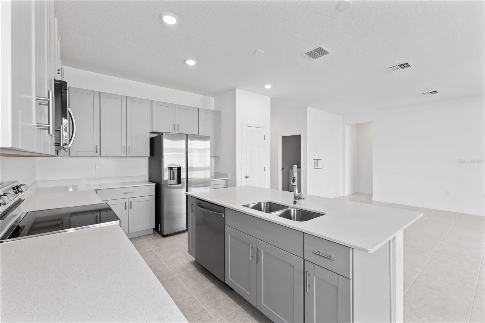 495 Silver Palm Dr, Haines City, FL 33844 photo
